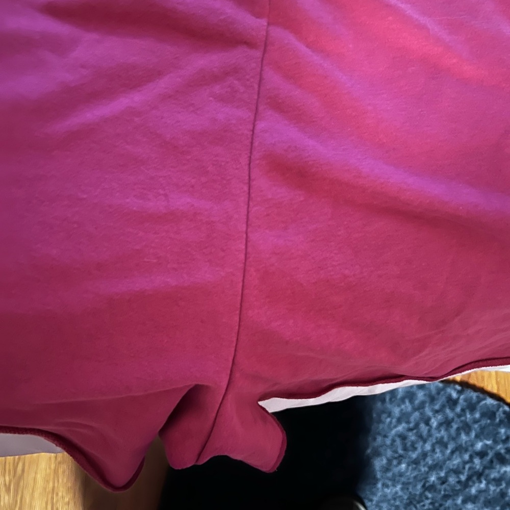 GAP Women's Vibrant Pink Athletic Shorts - Picture 6 of 6